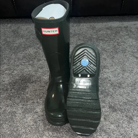 BRAND NEW Hunter-  Dark Green Women's Rain Boots - Picture 3 of 4